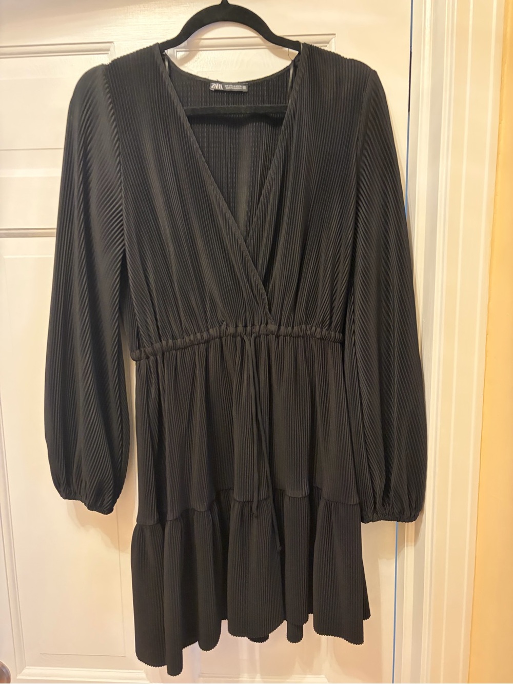 Zara Black Pleated V-Neck Tiered Long Sleeve Dress
